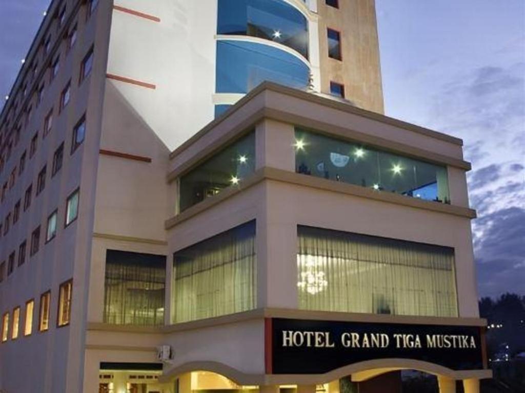 Grand Tiga Mustika Hotel Balikpapan  Dış mekan fotoğraf